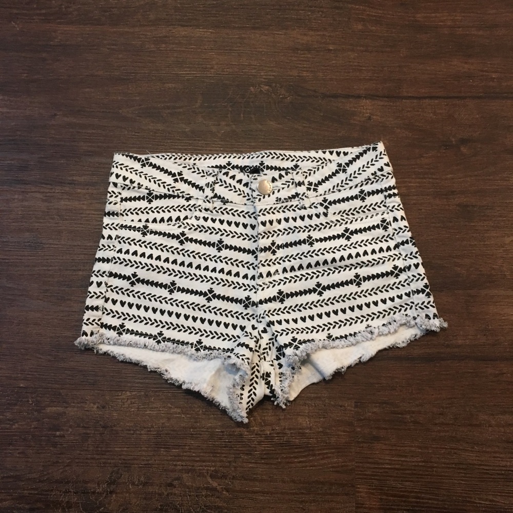 4 for $20✨ H&M Divided Tribal Print Shorts